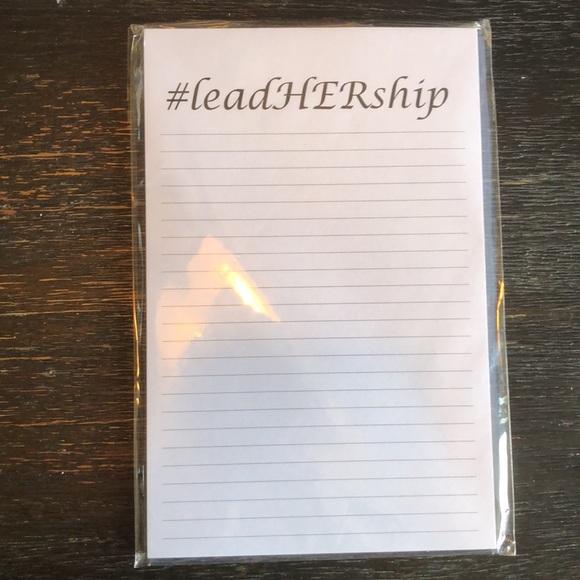 Compact mirror, spiral note book, pad paper ,leadership pad,2 hard cover journal - Picture 5 of 9